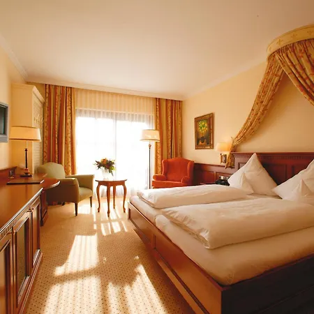 Wellness & Thermal Retreat Muehlbach מלון